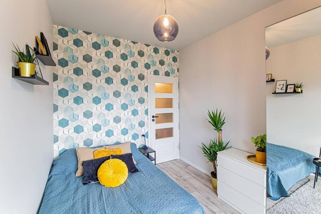 Apartament With Garden Bezplatny Parking !!! Krakow Dış mekan fotoğraf