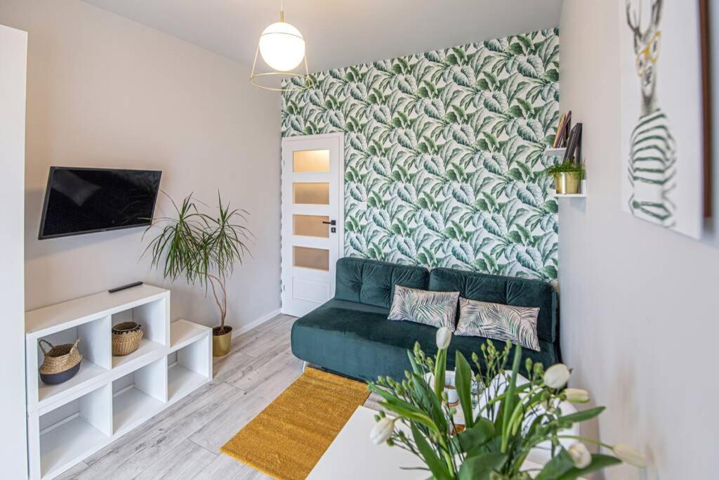 Apartament With Garden Bezplatny Parking !!! Krakow Dış mekan fotoğraf