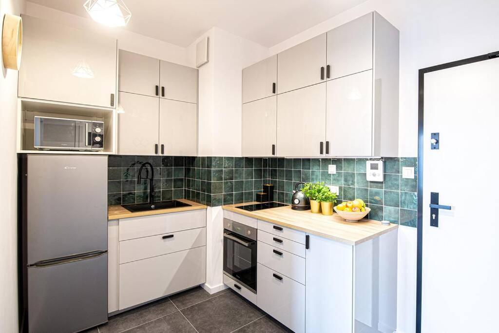 Apartament With Garden Bezplatny Parking !!! Krakow Dış mekan fotoğraf
